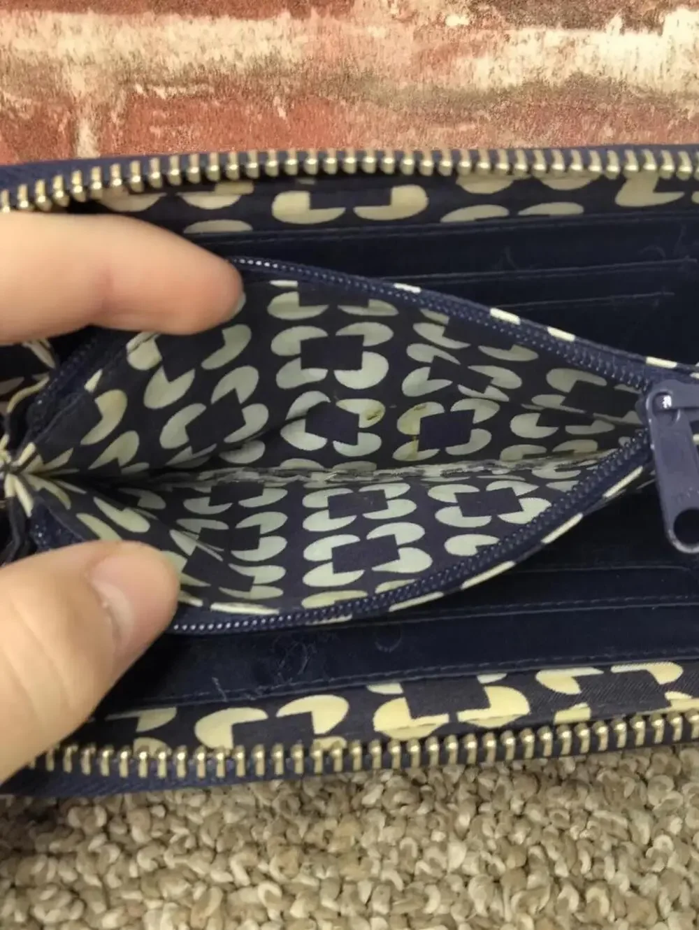 Vera Bradley Zip Around Accordion Wristlet Wallet Womens Navy Blue - Picture 3 of 6